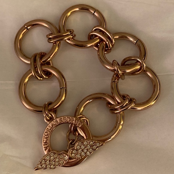 NWOT Victoria’s Secret Rose gold angel wings bracelet - Picture 4 of 4
